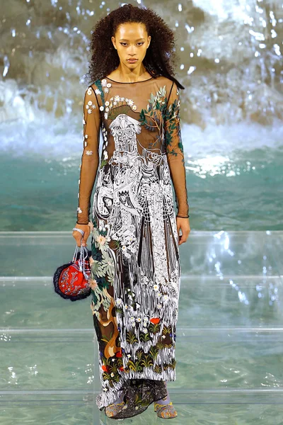 Look 30